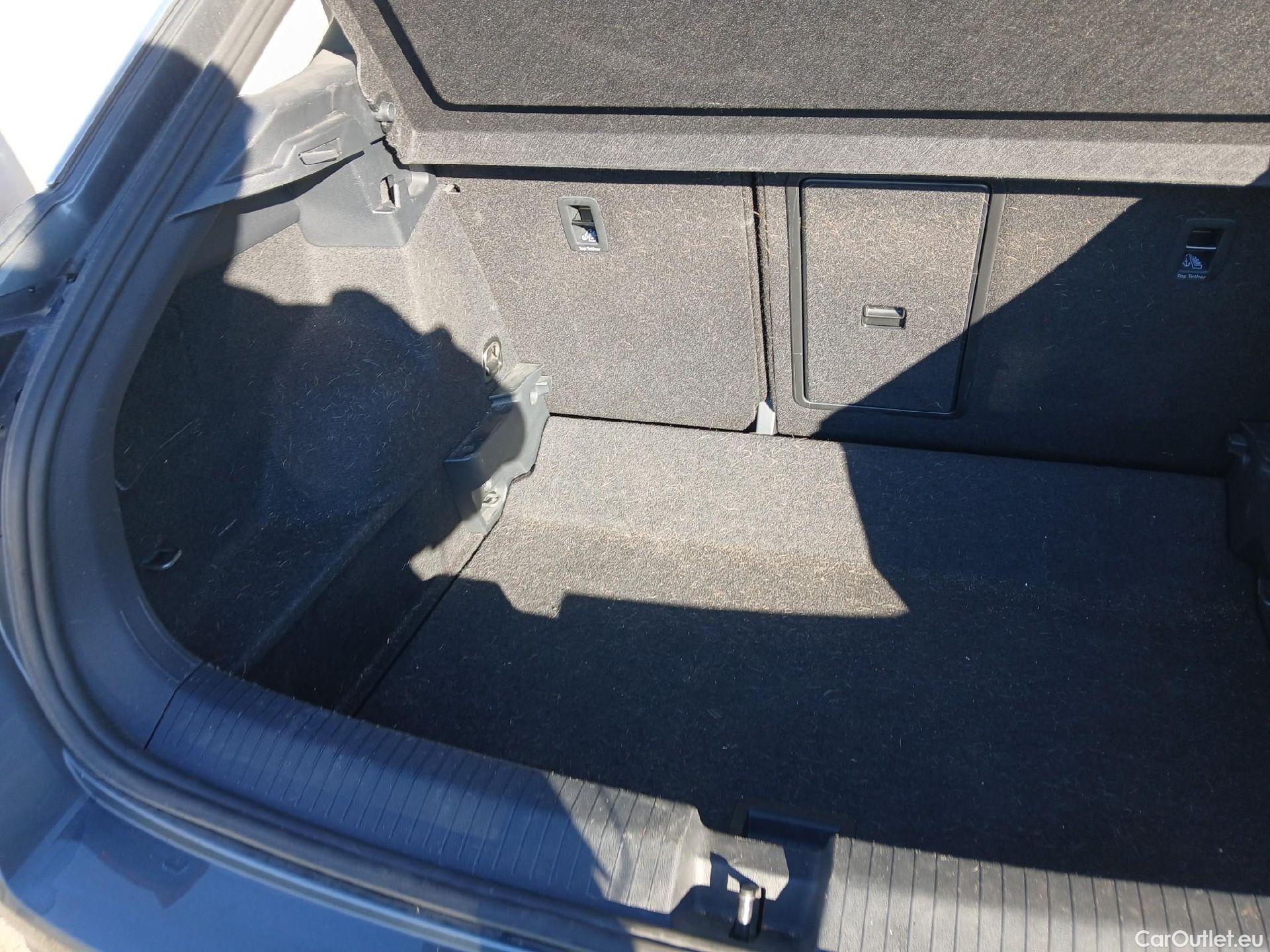  Volkswagen  T-ROC VOLKSWAGEN  / 2017 / 5P / todoterreno Advance 2.0 TDI 110kW (150CV) DSG (AC2) #1