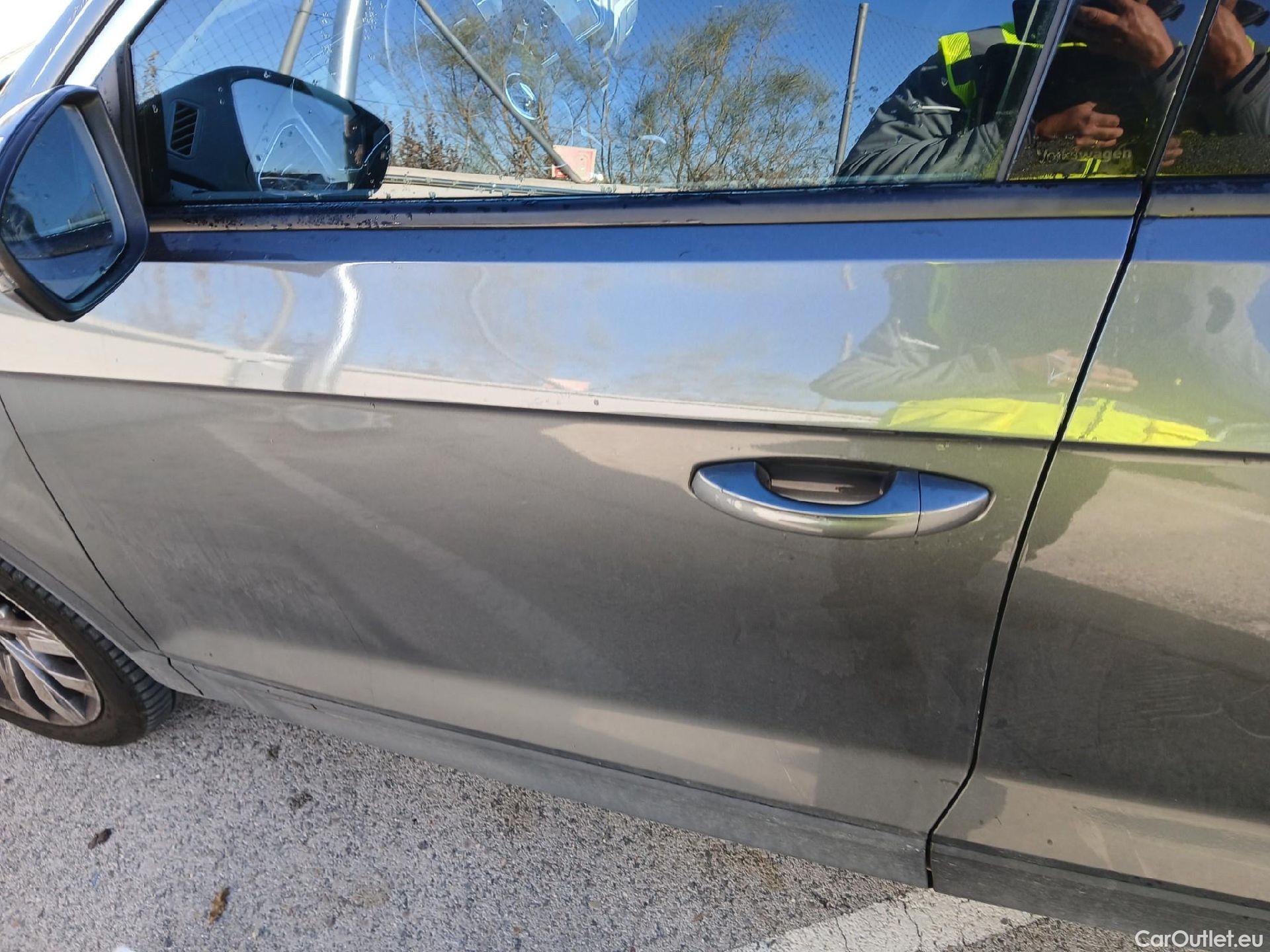  Volkswagen  T-ROC VOLKSWAGEN  / 2017 / 5P / todoterreno Advance 2.0 TDI 110kW (150CV) DSG (AC2) #5