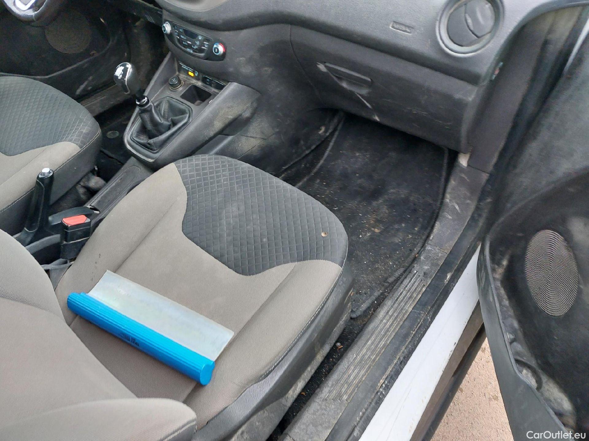  Ford  Transit Connect FORD Transit Courier / 2014 / 4P / combi Kombi 1.5 TDCi 56kW Trend #28