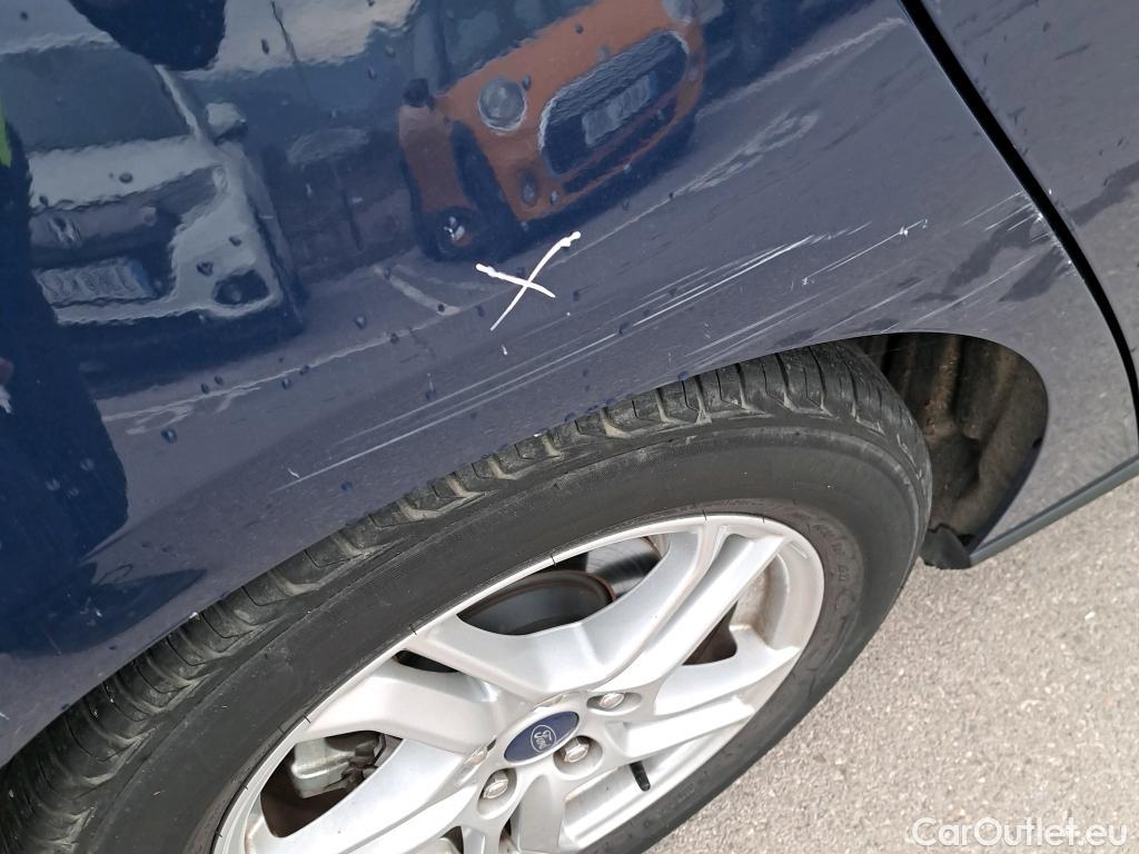  Ford  Focus FORD  / 2018 / 5P / berlina con portón 1.5 Ecoblue 70kW Trend+ #2