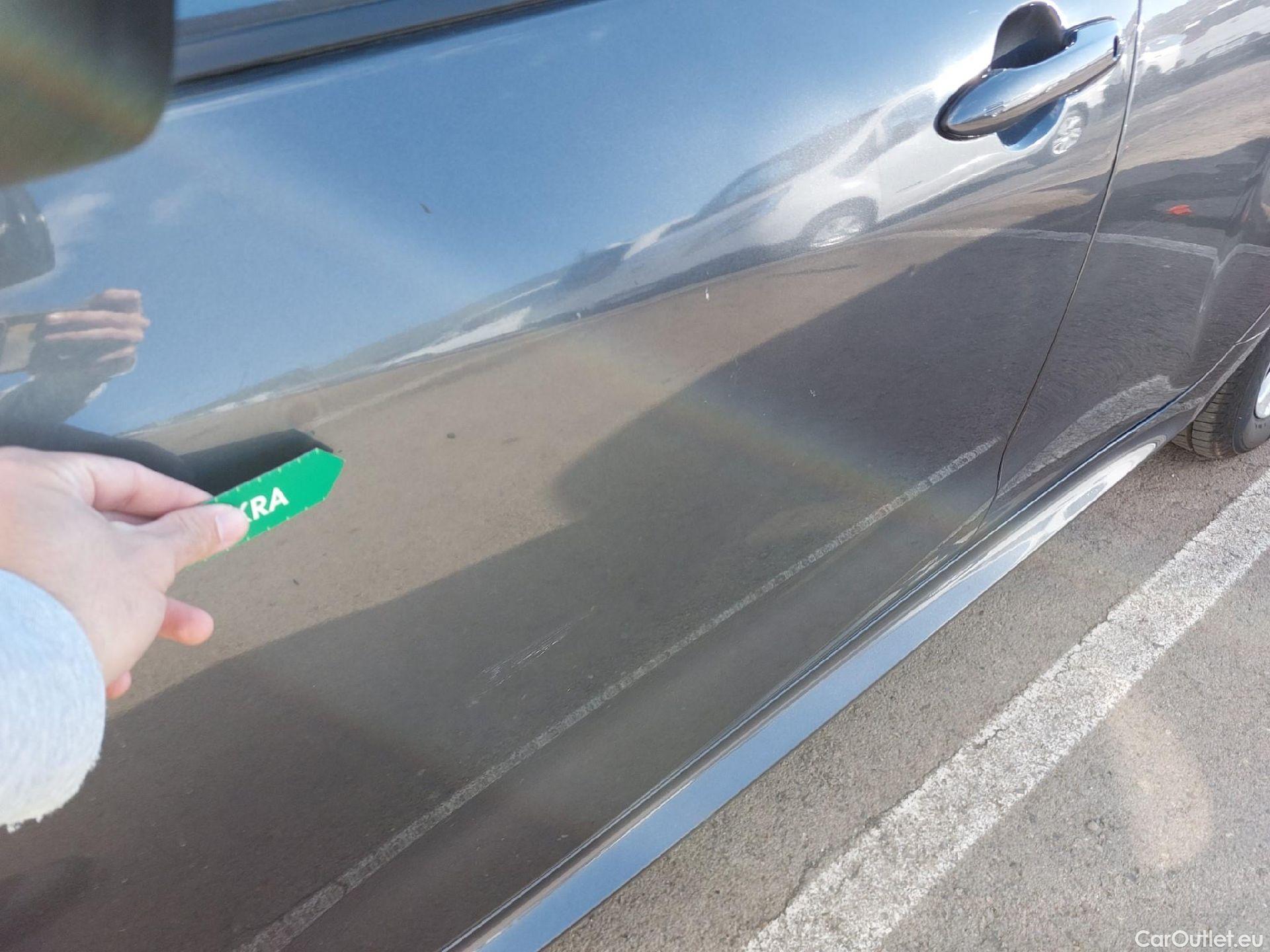  Toyota  Yaris TOYOTA  / 2020 / 5P / berlina con portón 1.5 120H Active Tech #6