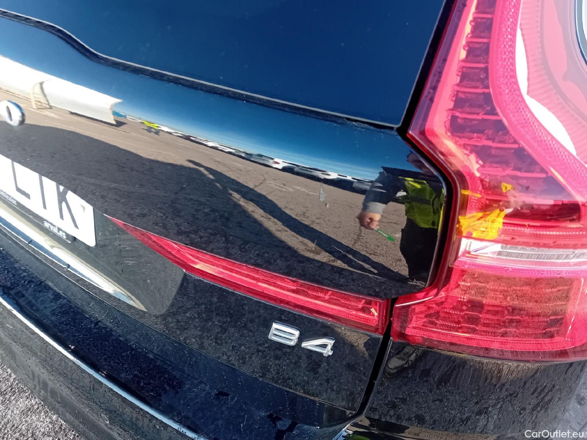  Volvo  XC60 VOLVO  / 2017 / 5P / todoterreno 2.0 B4 D Momentum Pro Auto #14