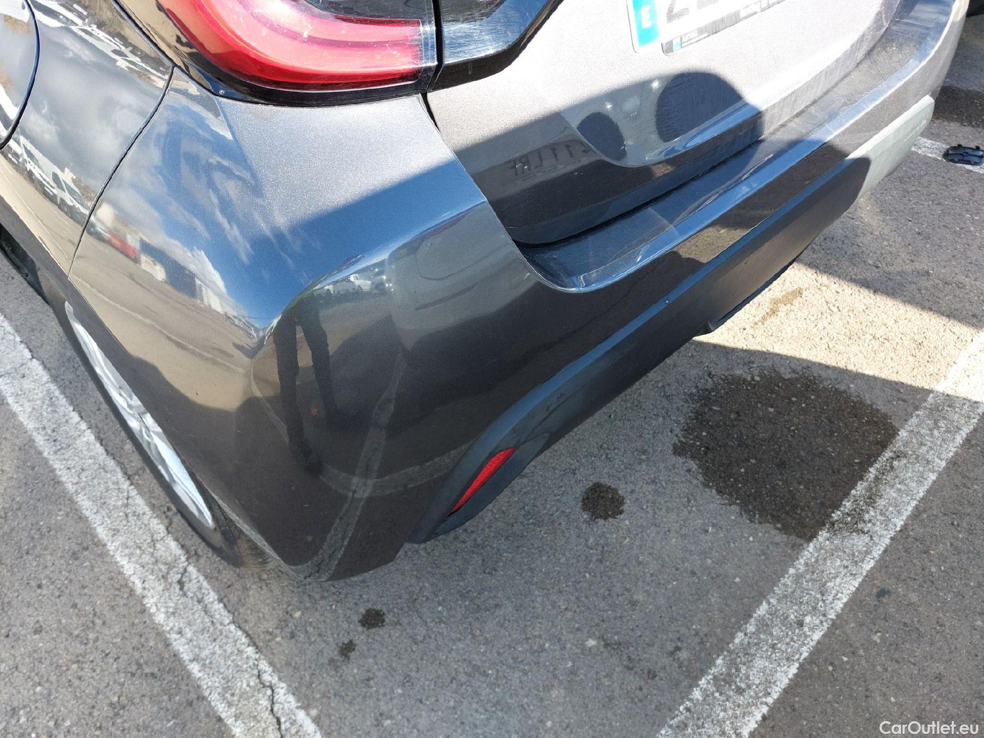  Toyota  Yaris TOYOTA  / 2020 / 5P / berlina con portón 1.5 120H Active Tech #12