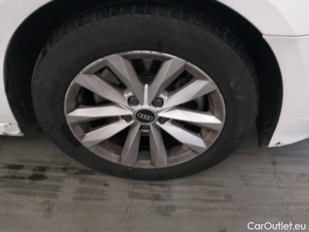  Audi  A3 AUDI  / 2020 / 5P / berlina con portón Sportback 30 TFSI 81kW (110CV) S tronic #17