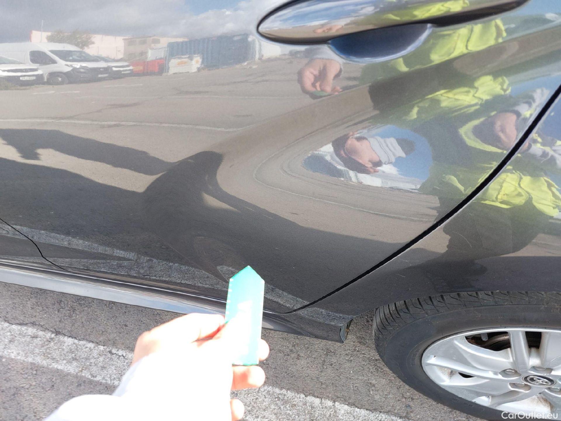  Toyota  Yaris TOYOTA  / 2020 / 5P / berlina con portón 1.5 120H Active Tech #8