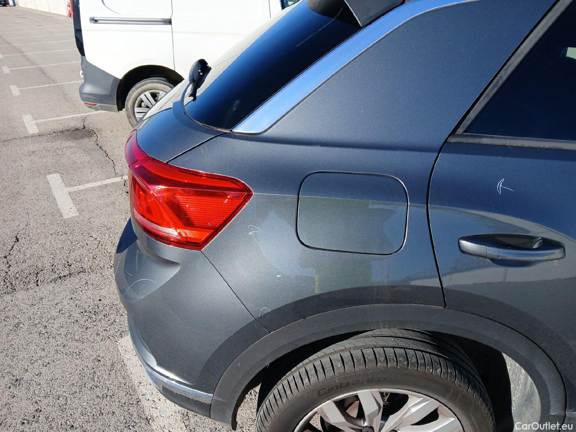  Volkswagen  T-ROC VOLKSWAGEN  / 2017 / 5P / todoterreno Advance 2.0 TDI 110kW (150CV) DSG (AC2) #12