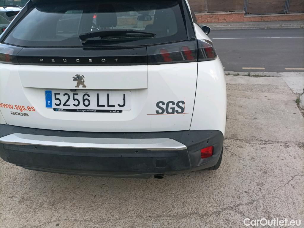  Peugeot  2008 PEUGEOT  / 2019 / 5P / todoterreno Allure BlueHDI 100 S&S BVM6 #23