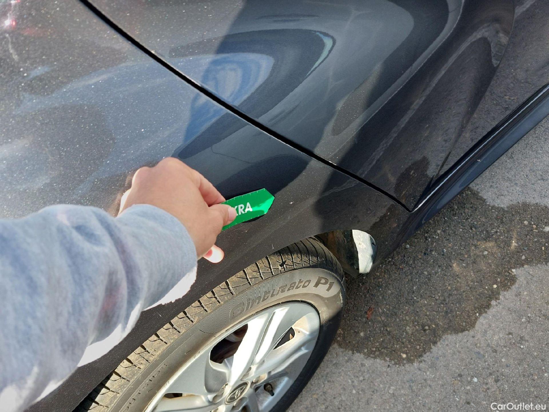  Toyota  Yaris TOYOTA  / 2020 / 5P / berlina con portón 1.5 120H Active Tech #14