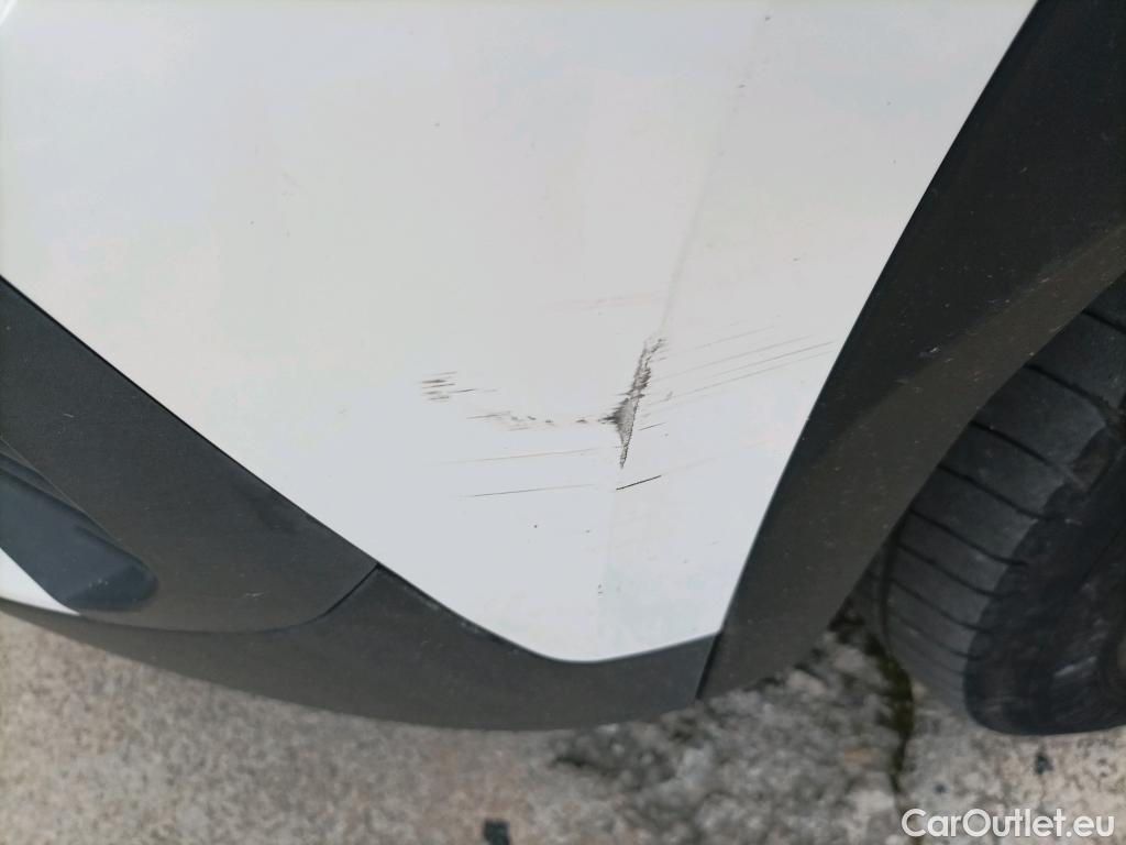  Peugeot  2008 PEUGEOT  / 2019 / 5P / todoterreno Allure BlueHDI 100 S&S BVM6 #17