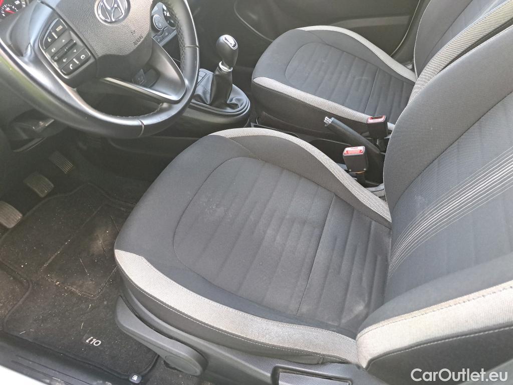  Hyundai  i10 HYUNDAI  / 2020 / 5P / berlina con portón 1.0 Klass #5