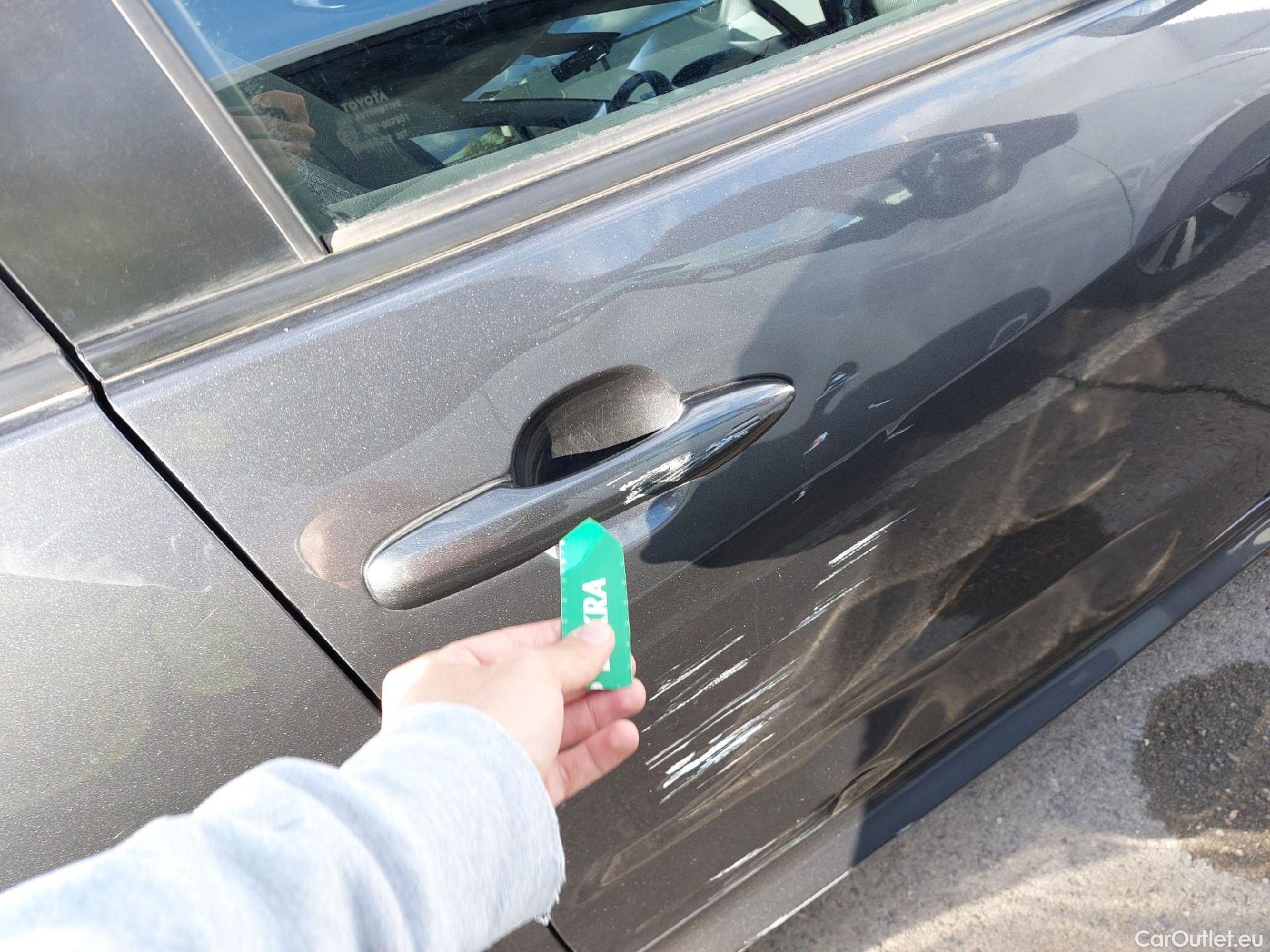  Toyota  Yaris TOYOTA  / 2020 / 5P / berlina con portón 1.5 120H Active Tech #19