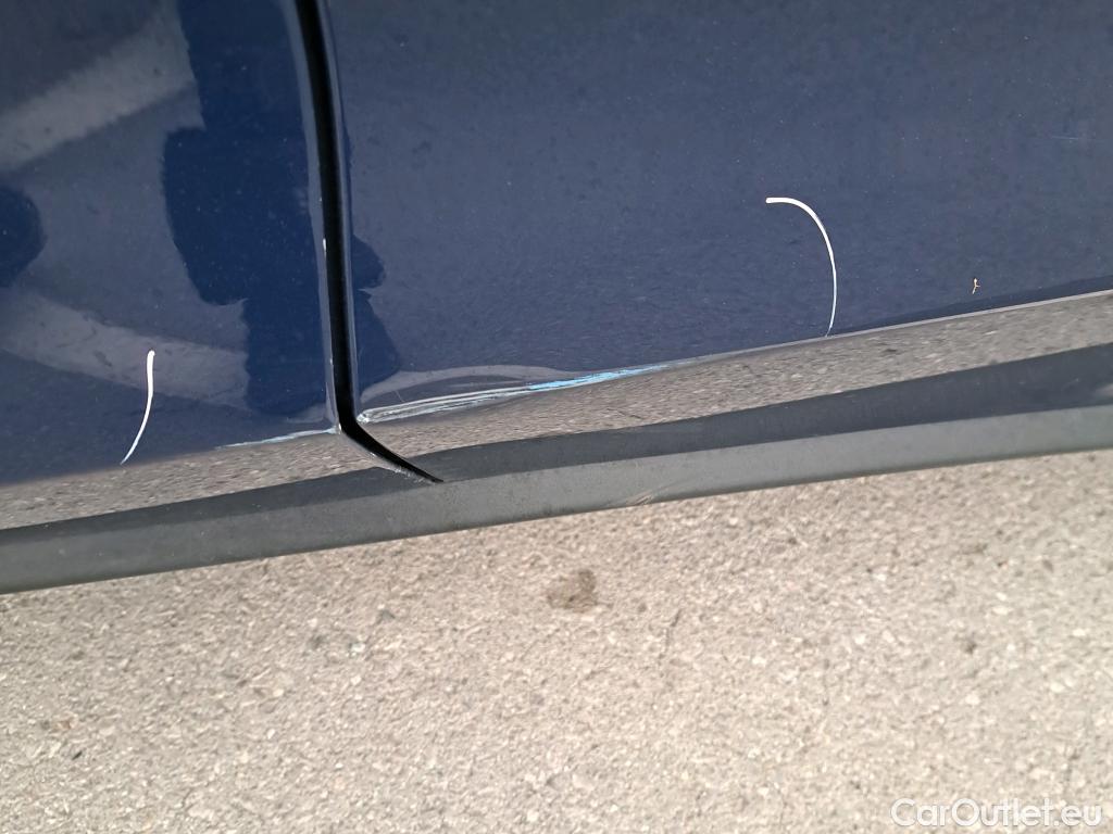  Ford  Focus FORD  / 2018 / 5P / berlina con portón 1.5 Ecoblue 70kW Trend+ #4