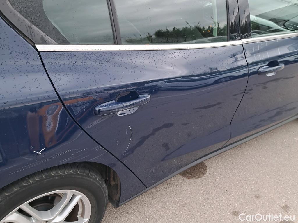  Ford  Focus FORD  / 2018 / 5P / berlina con portón 1.5 Ecoblue 70kW Trend+ #12