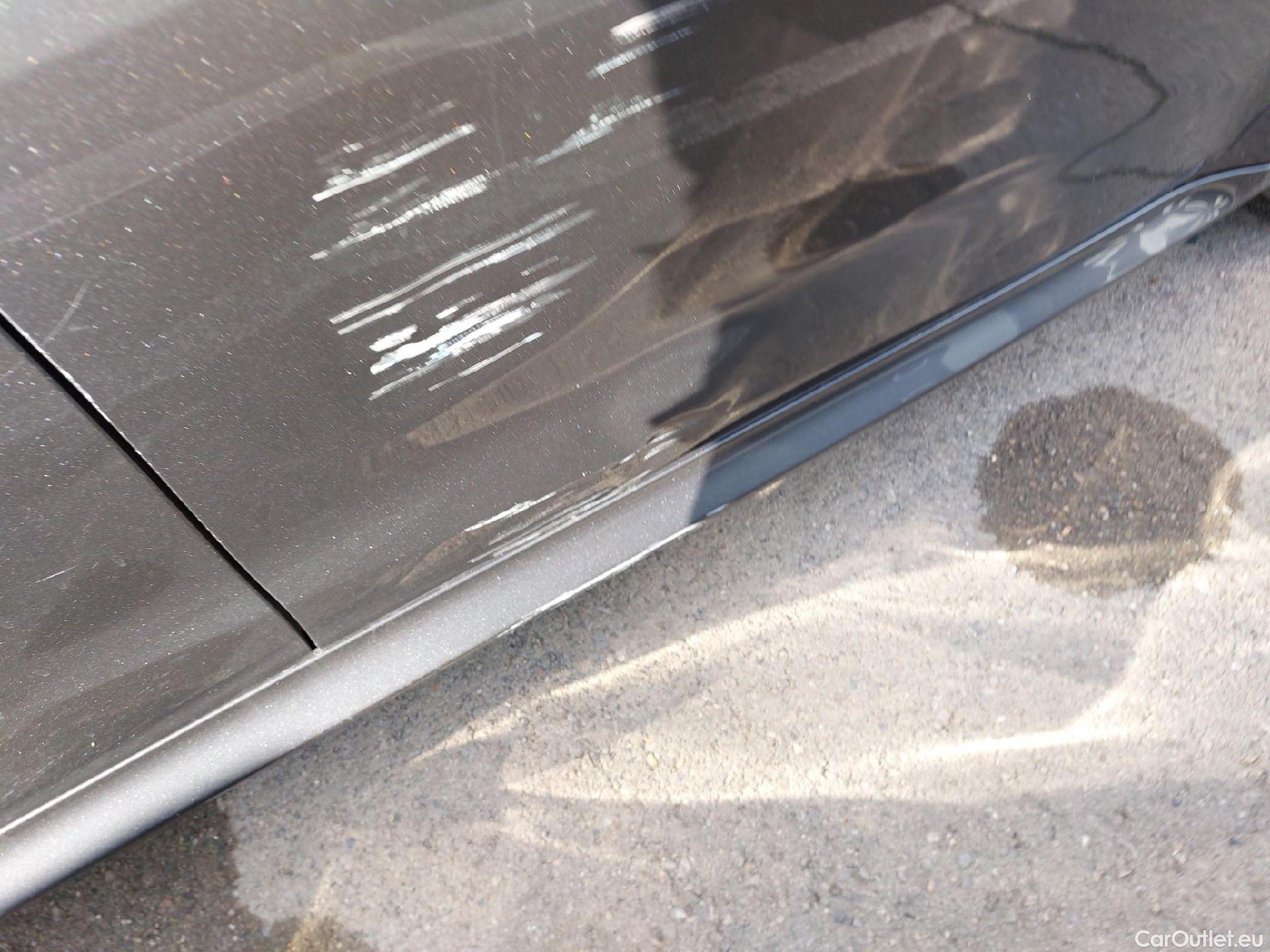  Toyota  Yaris TOYOTA  / 2020 / 5P / berlina con portón 1.5 120H Active Tech #21