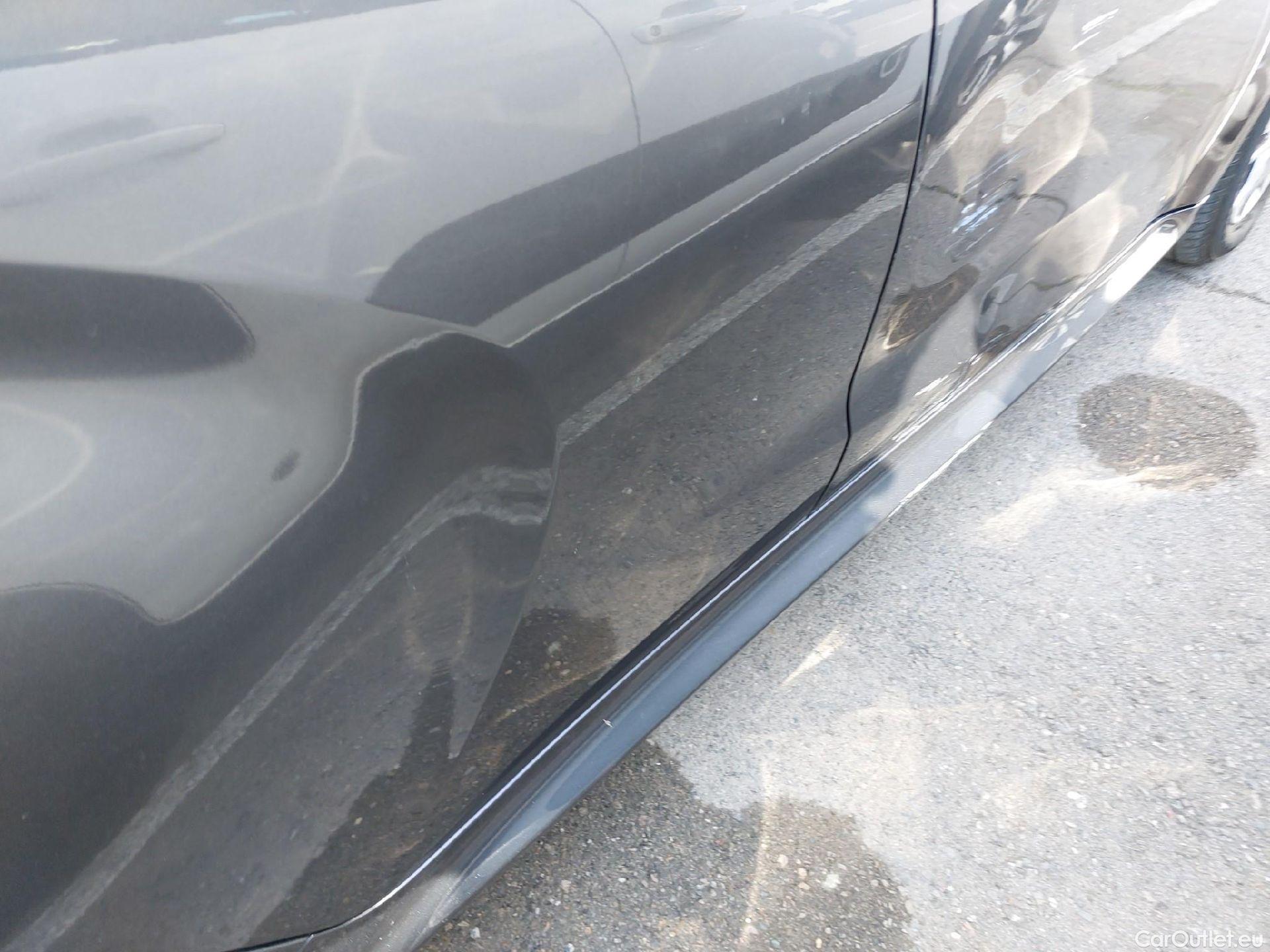  Toyota  Yaris TOYOTA  / 2020 / 5P / berlina con portón 1.5 120H Active Tech #16