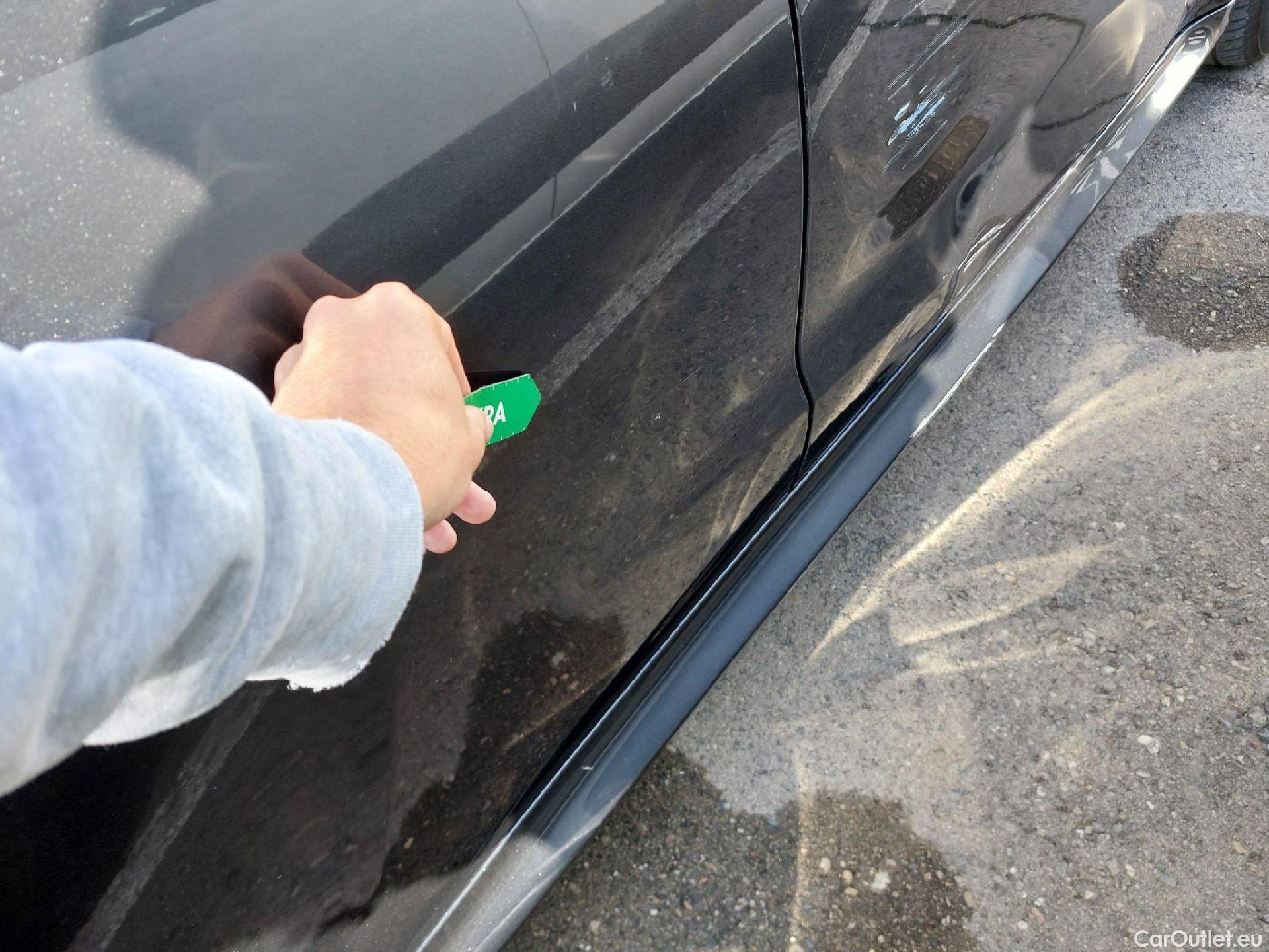  Toyota  Yaris TOYOTA  / 2020 / 5P / berlina con portón 1.5 120H Active Tech #15