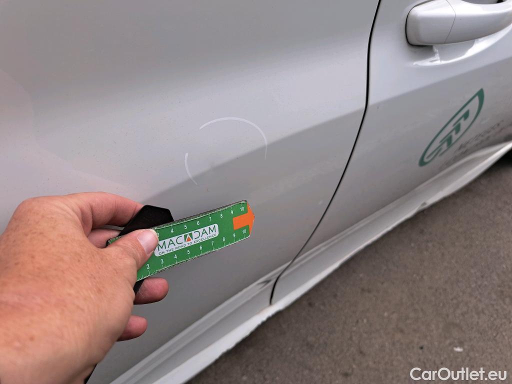  Peugeot  208 PEUGEOT  / 2019 / 5P / berlina con portón PureTech 73kW (100CV) Active Pack #12