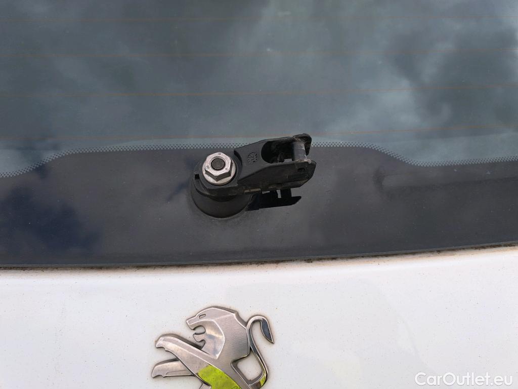  Peugeot  208 PEUGEOT  / 2019 / 5P / berlina con portón PureTech 73kW (100CV) Active Pack #33