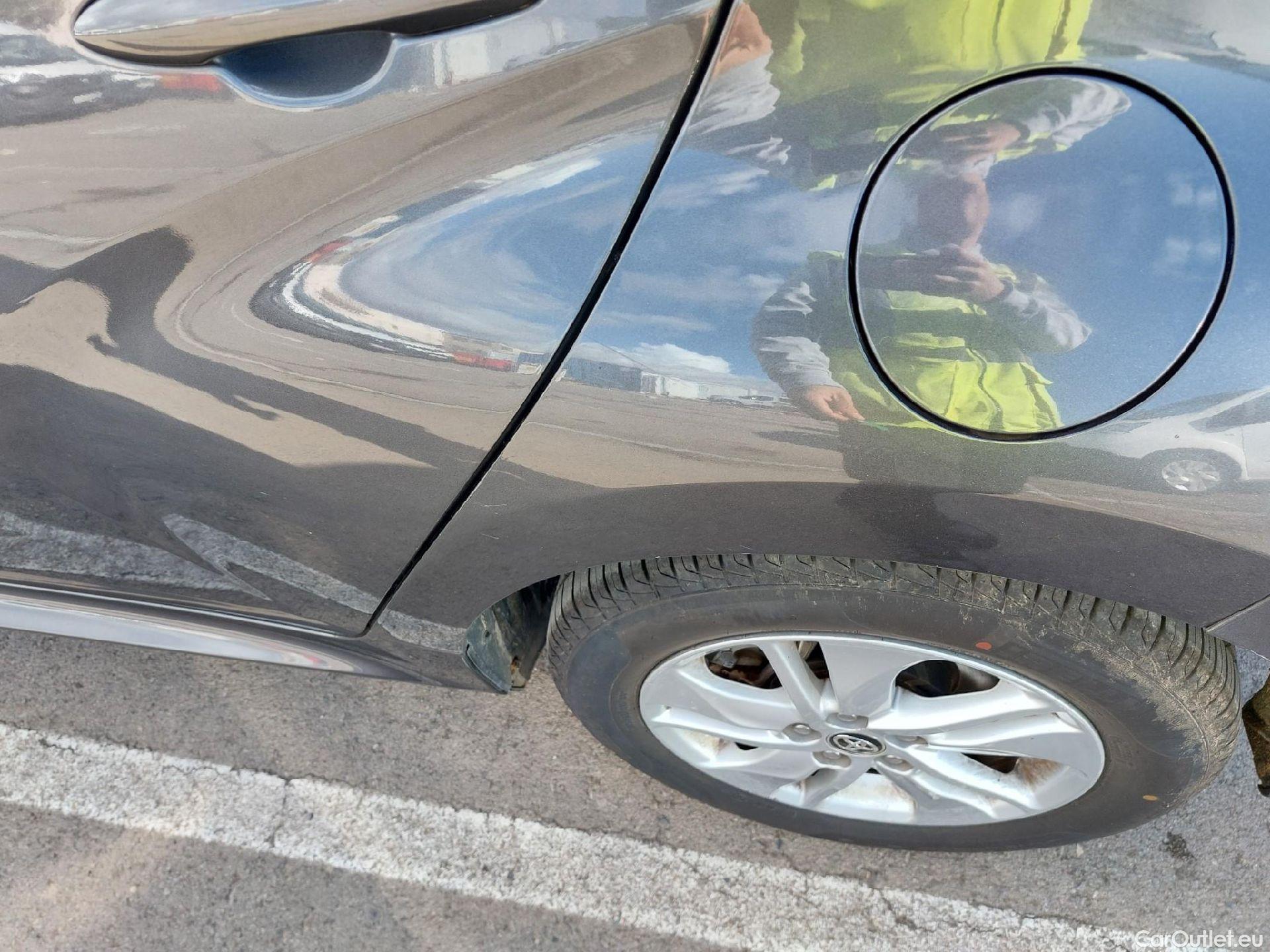  Toyota  Yaris TOYOTA  / 2020 / 5P / berlina con portón 1.5 120H Active Tech #9