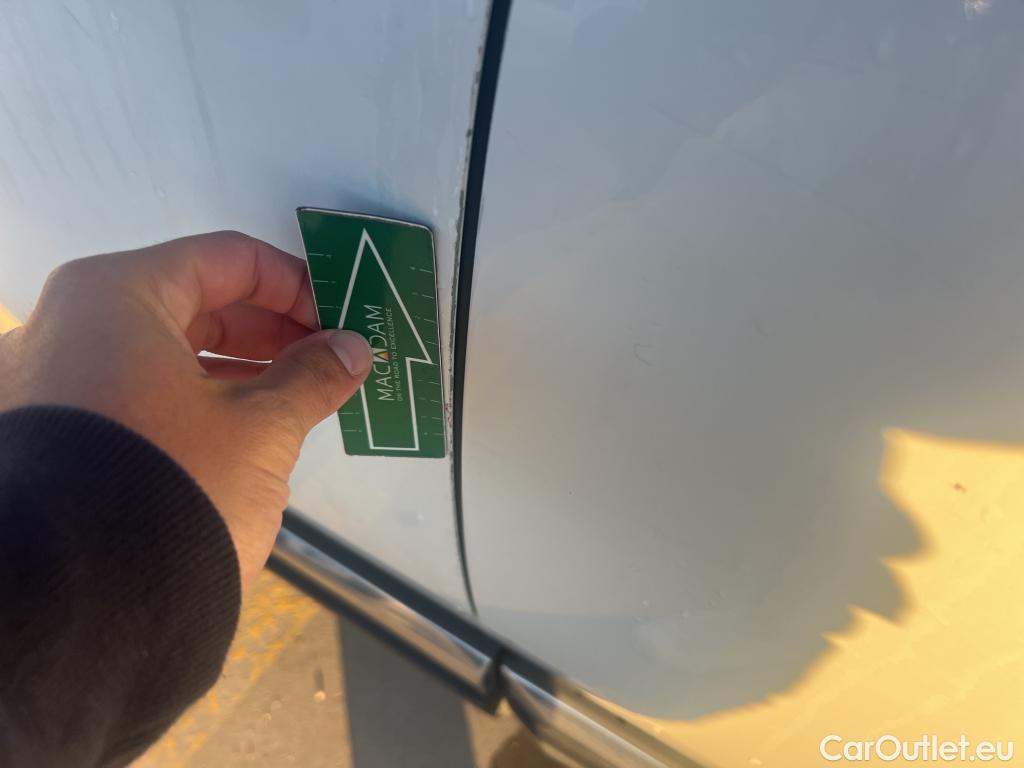  Peugeot  3008 PEUGEOT  / 2016 / 5P / todoterreno 1.5 BlueHDi 96kW (130CV) S&S Allure #4