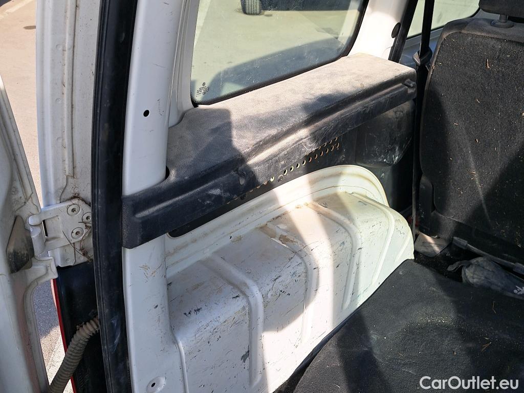  Volkswagen  Caddy VOLKSWAGEN  / 2015 / 4P / combi Profesional Kombi 2.0 TDI 75kW BMT (CX) #17