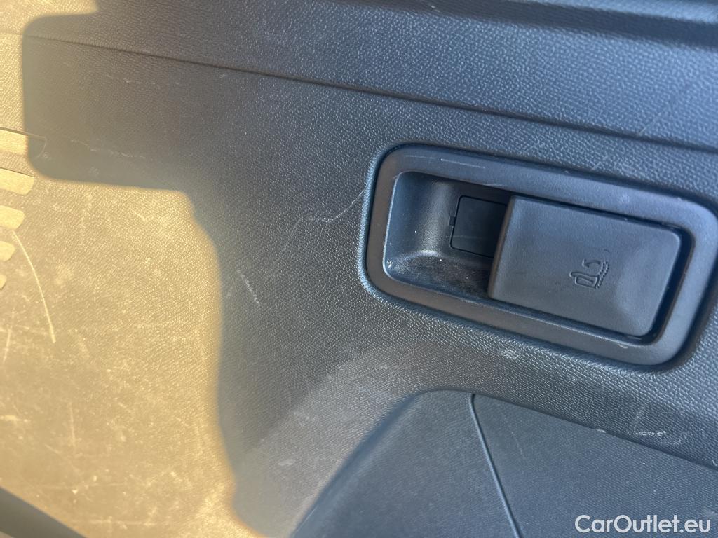  Peugeot  3008 PEUGEOT  / 2016 / 5P / todoterreno 1.5 BlueHDi 96kW (130CV) S&S Allure #10