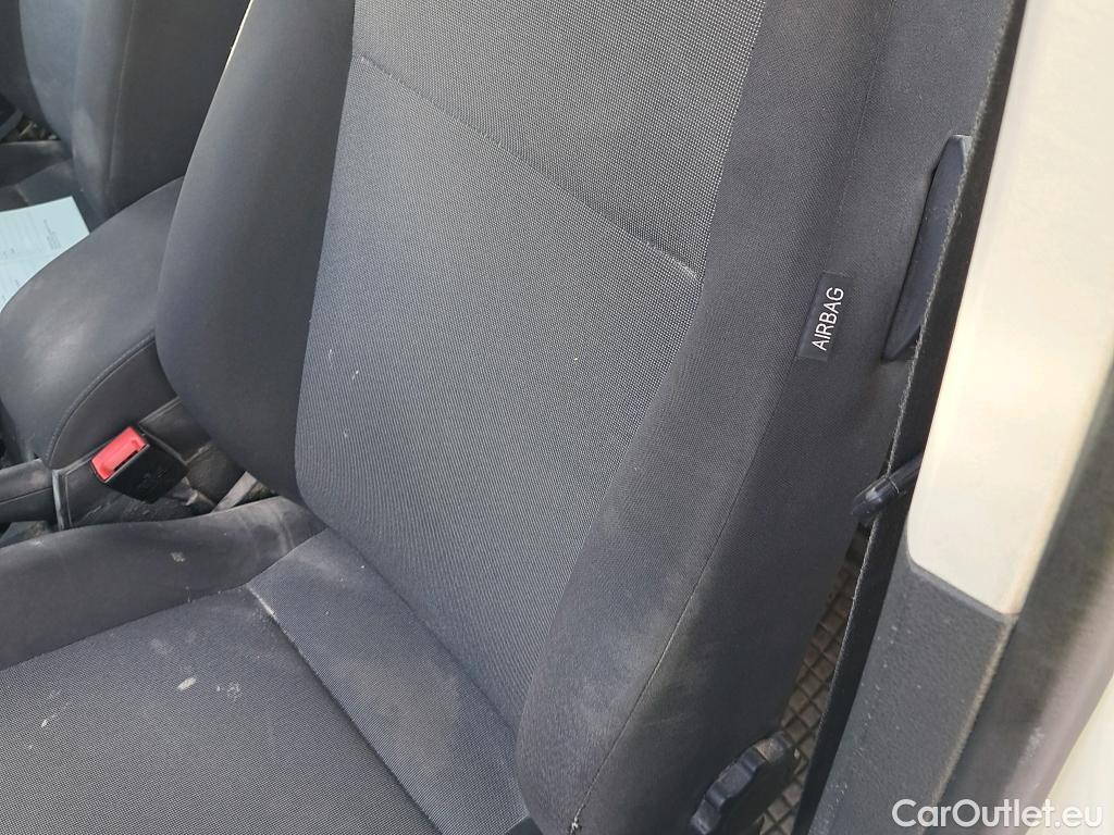  Volkswagen  Caddy VOLKSWAGEN  / 2015 / 4P / combi Profesional Kombi 2.0 TDI 75kW BMT (CX) #7