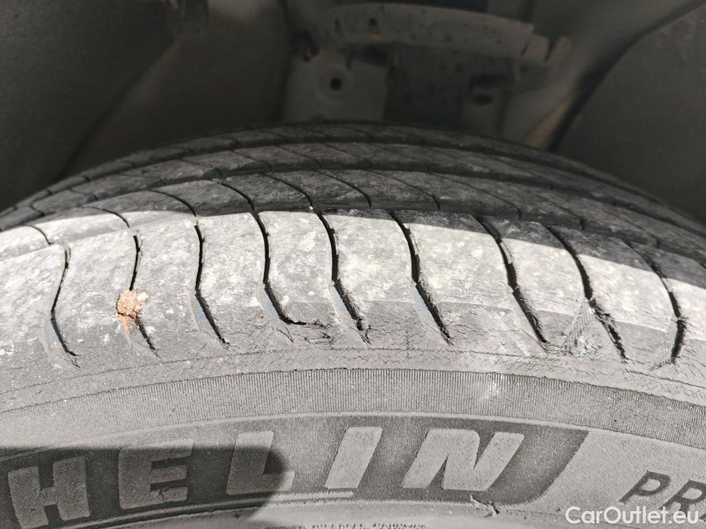  Hyundai  Tucson HYUNDAI  / 2020 / 5P / todoterreno 1.6 TGDI 169kW HEV Tecno Auto 2C #39