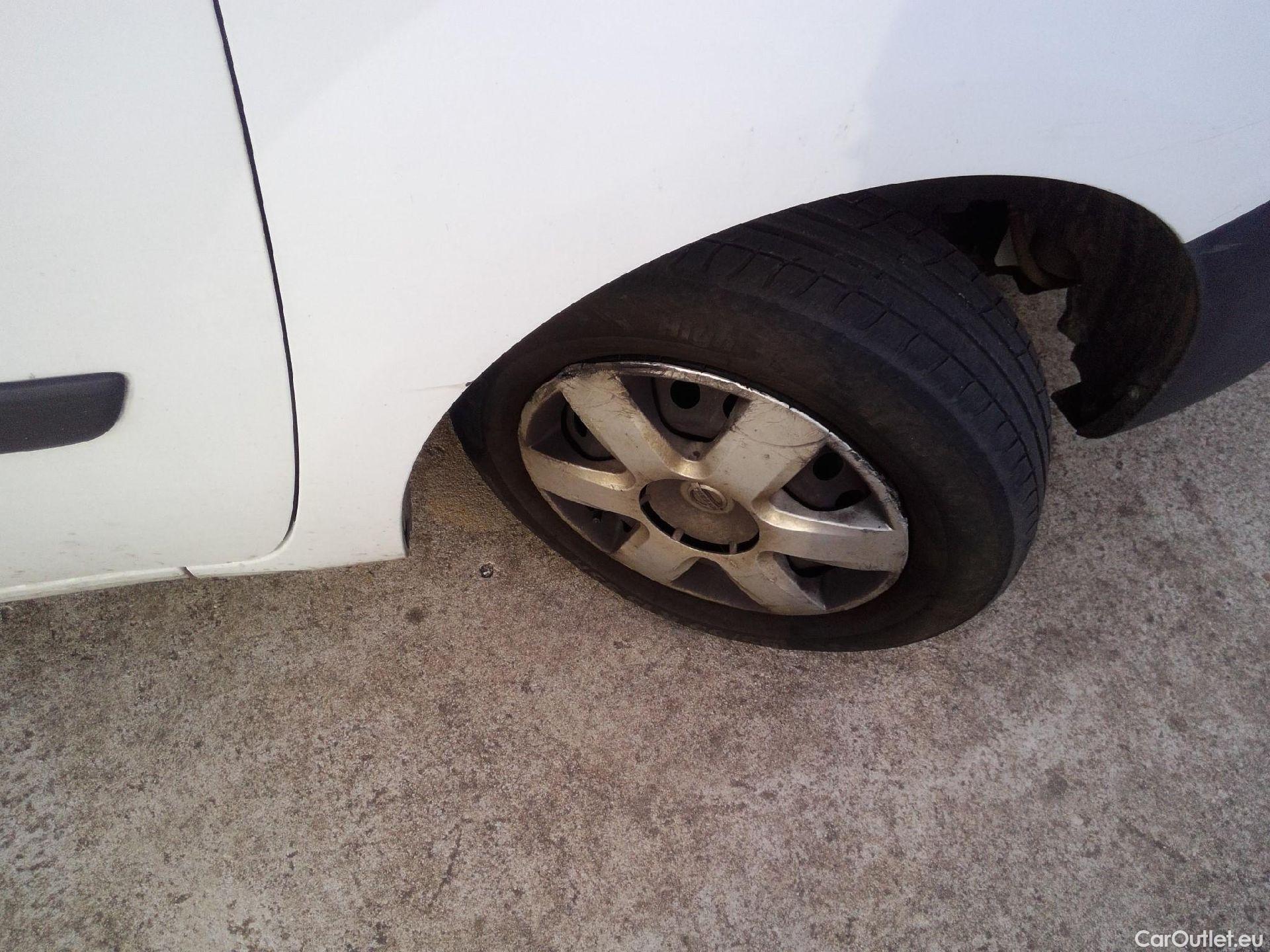  Nissan  NV200 NISSAN NV250 / 2019 / 4P / furgón 2pl 1.5dCi 70 kW (95 CV) L2H1 COMFORT #40