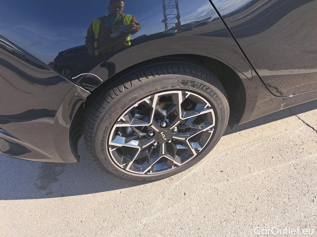  KIA  Cee'd KIA Ceed / 2021 / 5P / berlina con portón 1.0 T-GDi 74kW (100CV) Style Edition #16