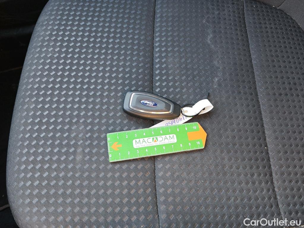  Ford  Kuga  Plug-In Hybrid ST-Line 2.5 225CV ATV E6d #5