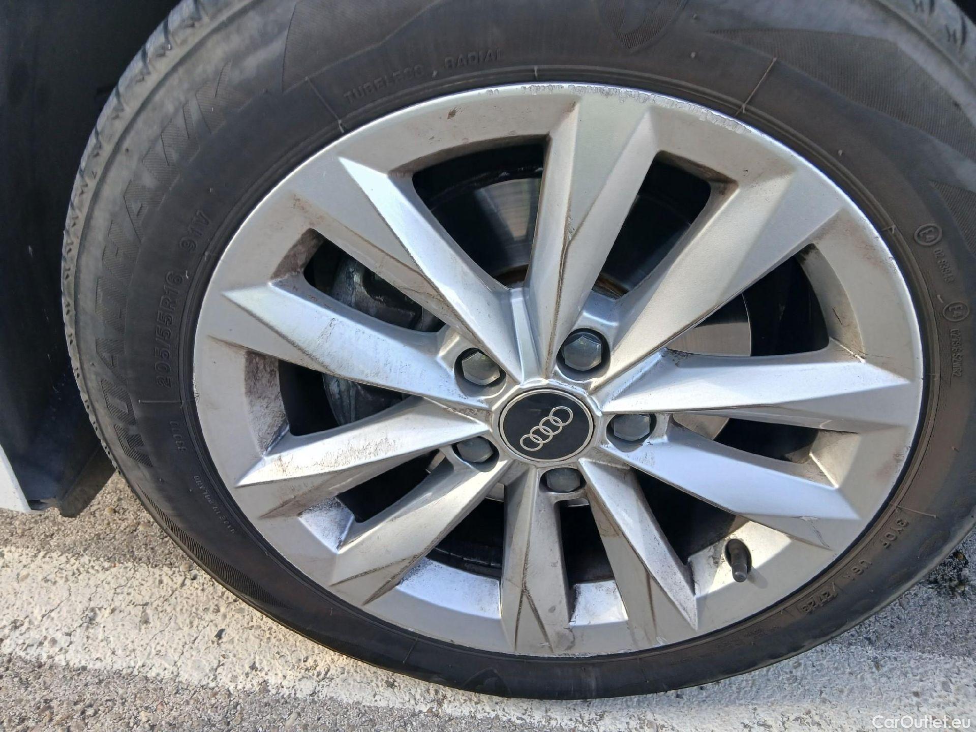  Audi  A3 AUDI  / 2020 / 5P / berlina con portón Sportback 30 TFSI 81kW (110CV) S tronic #5