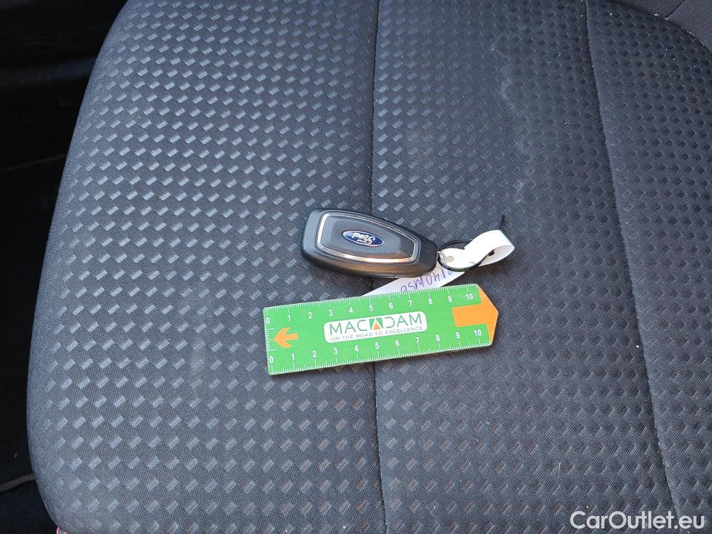  Ford  Kuga  Plug-In Hybrid ST-Line 2.5 225CV ATV E6d #6