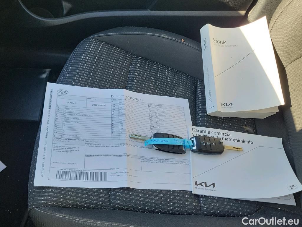  KIA  STONIC KIA  / 2017 / 5P / todoterreno 1.0 T-GDi 88kW (120CV) MHEV iMT Drive #21