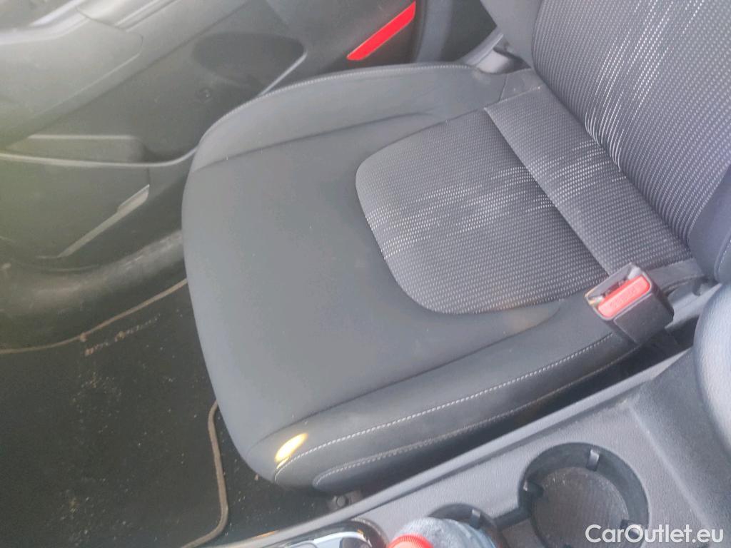  KIA  Sportage KIA  / 2022 / 5P / todoterreno 1.6 CRDi MHEV 100kW (136CV) Drive 4X2 #10