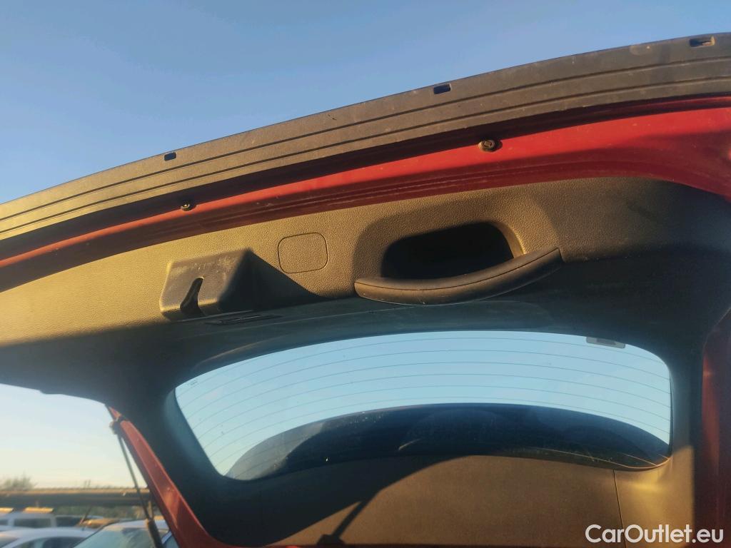  KIA  Sportage KIA  / 2022 / 5P / todoterreno 1.6 CRDi MHEV 100kW (136CV) Drive 4X2 #8