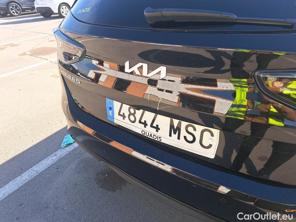  KIA  Cee'd KIA Ceed / 2021 / 5P / berlina con portón 1.0 T-GDi 74kW (100CV) Style Edition #32