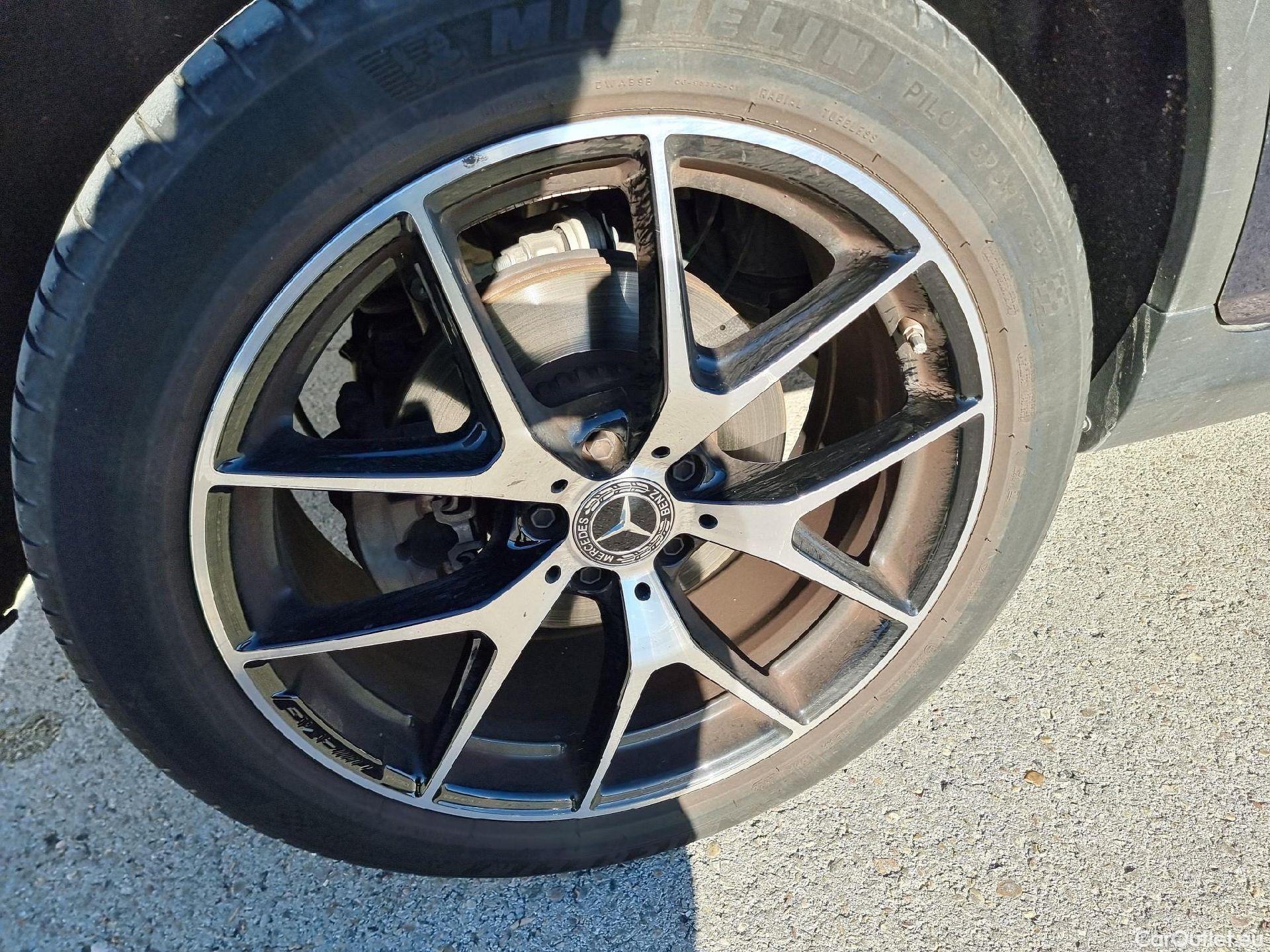  Mercedes  G-Klasee MERCEDES-BENZ Clase GLC / 2019 / 5P / todoterreno GLC 300 e 4MATIC #44