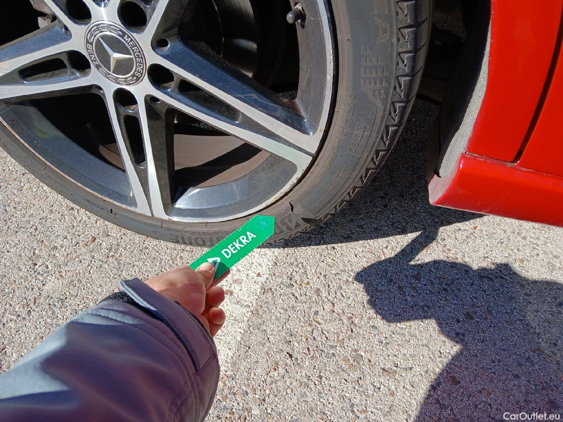  Mercedes  A-Klasse MERCEDES-BENZ Clase A / 2018 / 5P / berlina con portón A 180 d #15