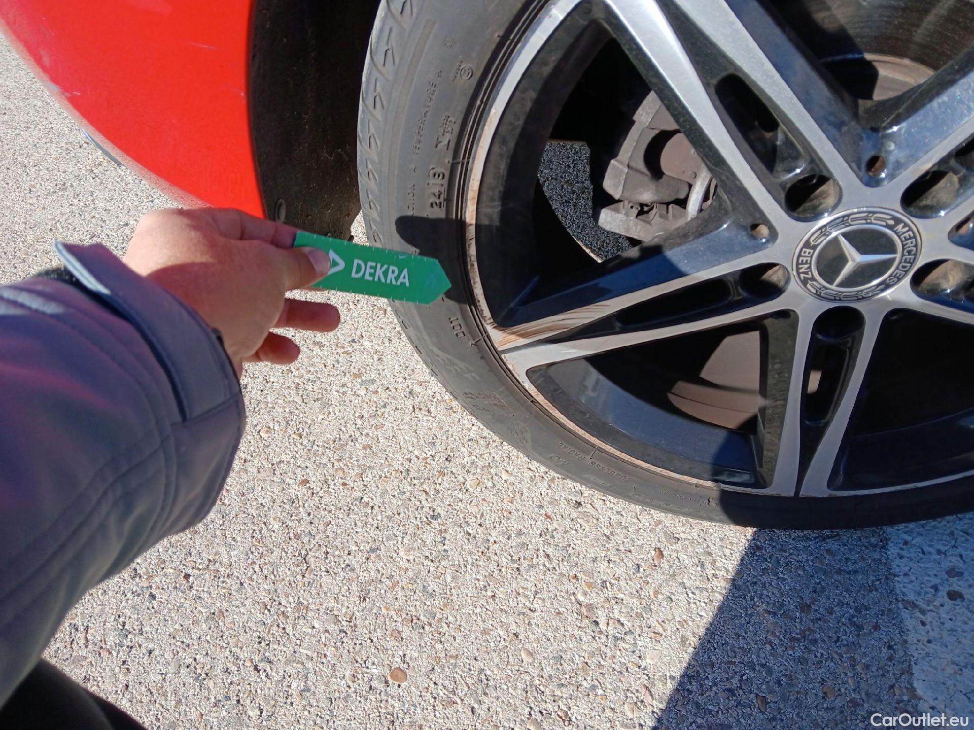  Mercedes  A-Klasse MERCEDES-BENZ Clase A / 2018 / 5P / berlina con portón A 180 d #13