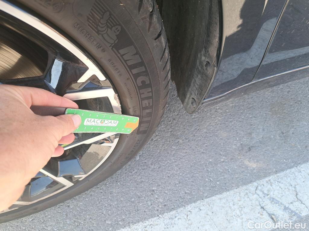  KIA  Cee'd KIA Ceed / 2021 / 5P / berlina con portón 1.0 T-GDi 74kW (100CV) Style Edition #39