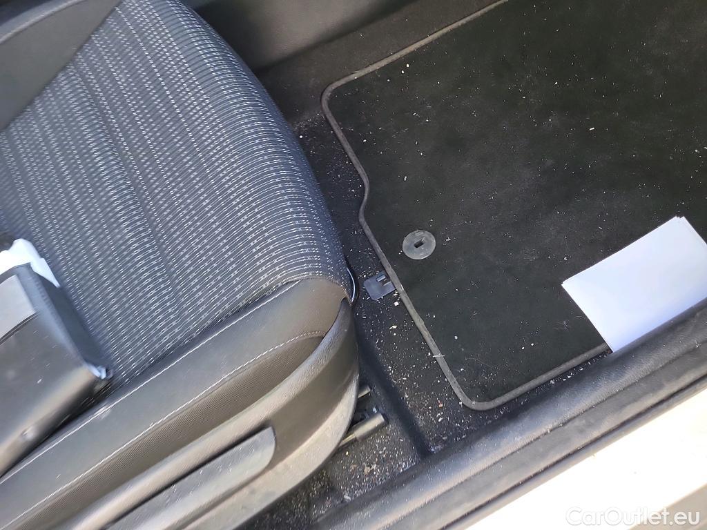  KIA  STONIC KIA  / 2017 / 5P / todoterreno 1.0 T-GDi 88kW (120CV) MHEV iMT Drive #13