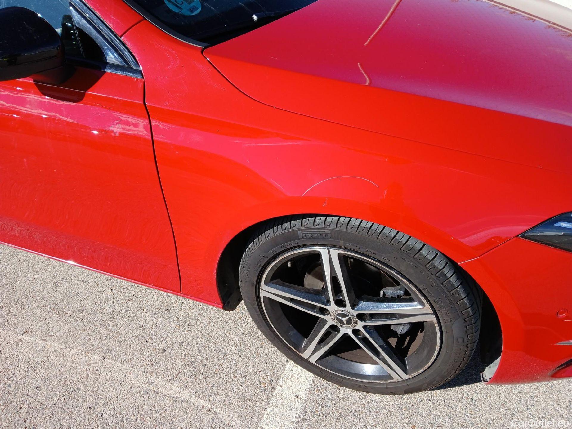  Mercedes  A-Klasse MERCEDES-BENZ Clase A / 2018 / 5P / berlina con portón A 180 d #36