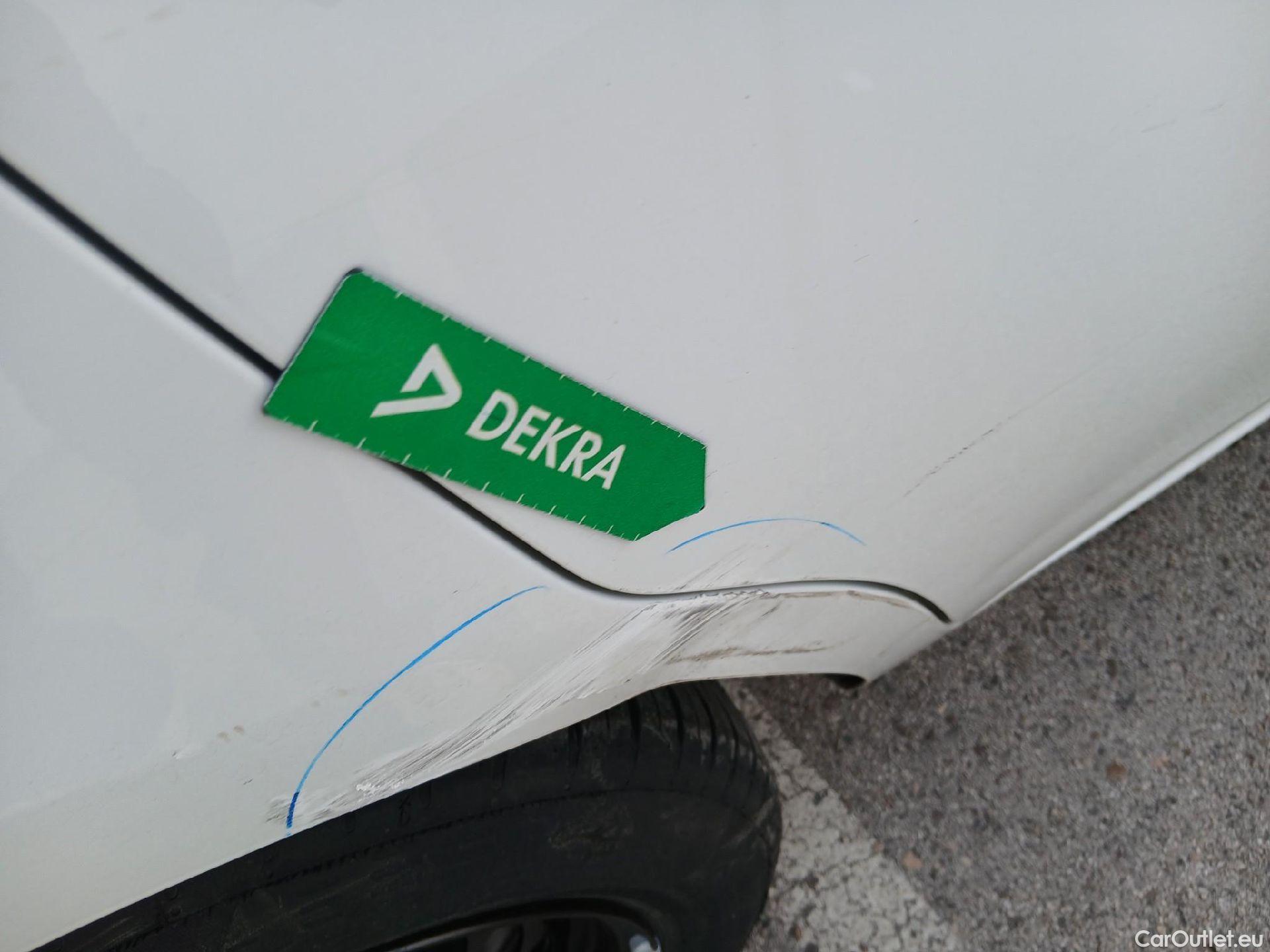  Opel  Corsa OPEL  / 2014 / 5P / berlina con portón 1.4 Expression 55kW (75CV) #29