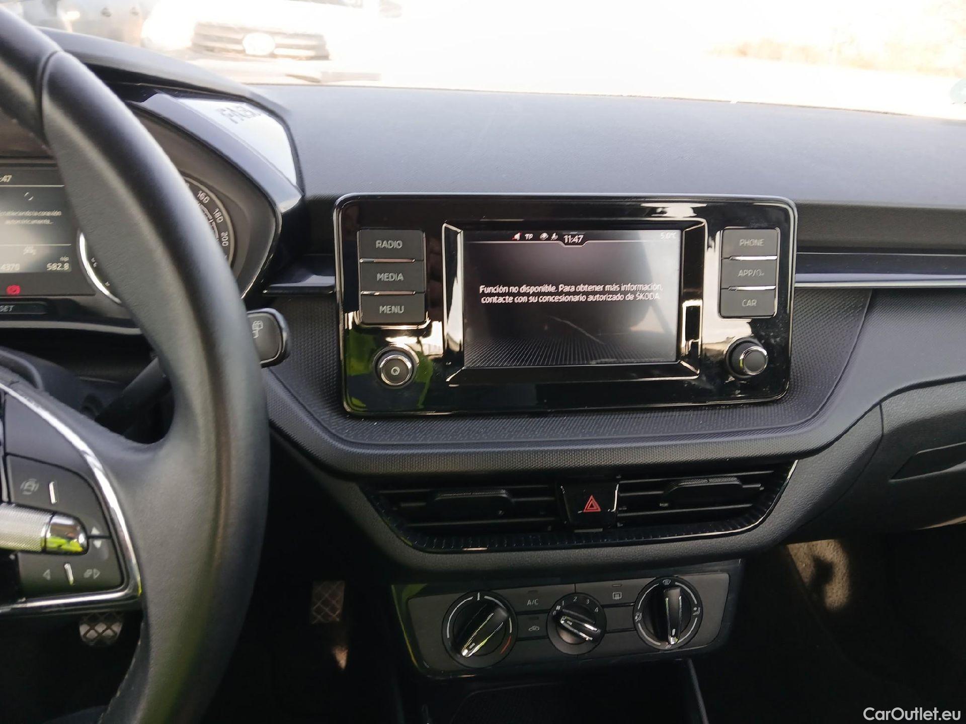  Skoda  Fabia SKODA  / 2021 / 5P / berlina con portón 1.0 MPI 59KW (80CV) Active #4