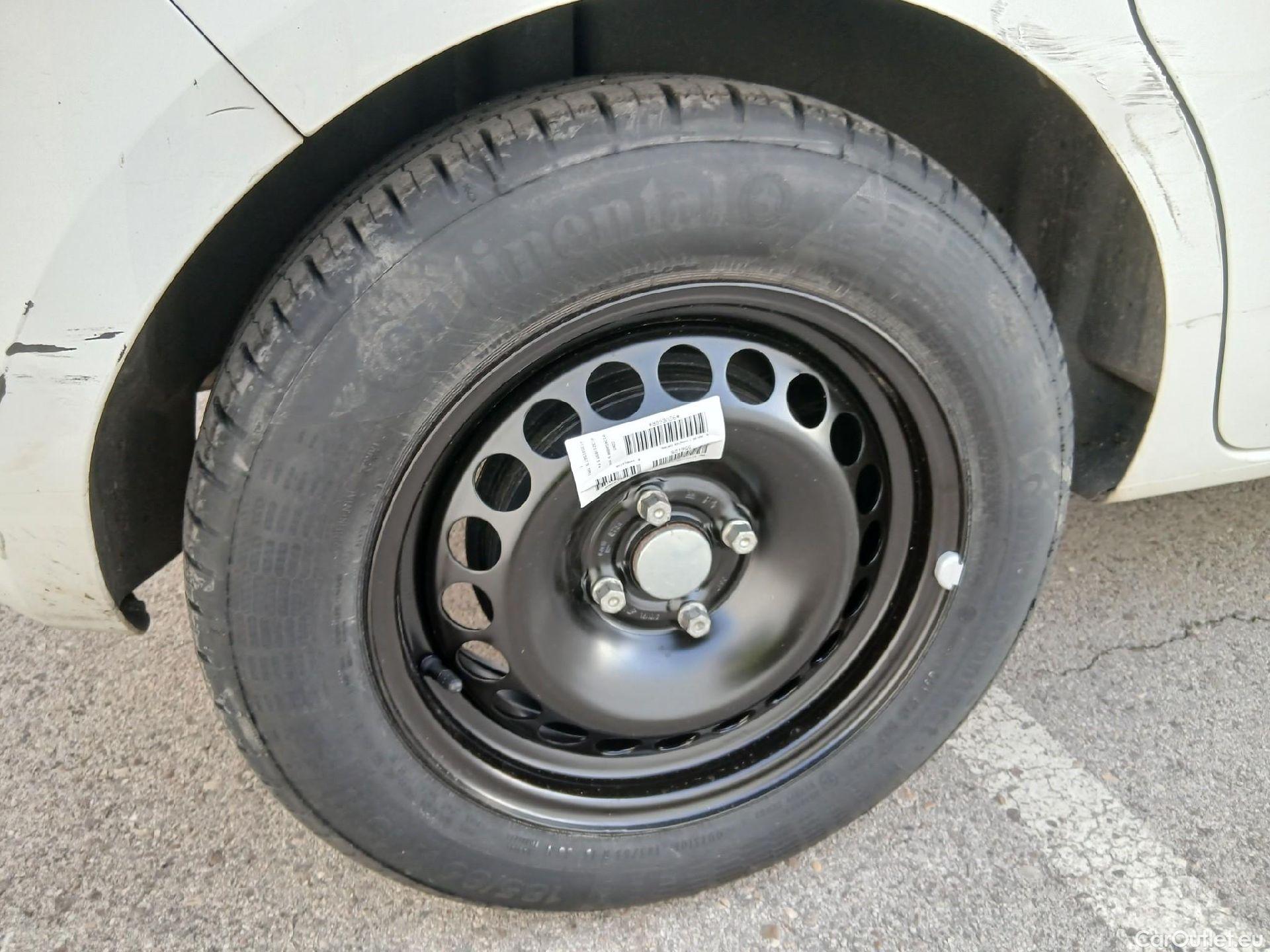  Opel  Corsa OPEL  / 2014 / 5P / berlina con portón 1.4 Expression 55kW (75CV) #2