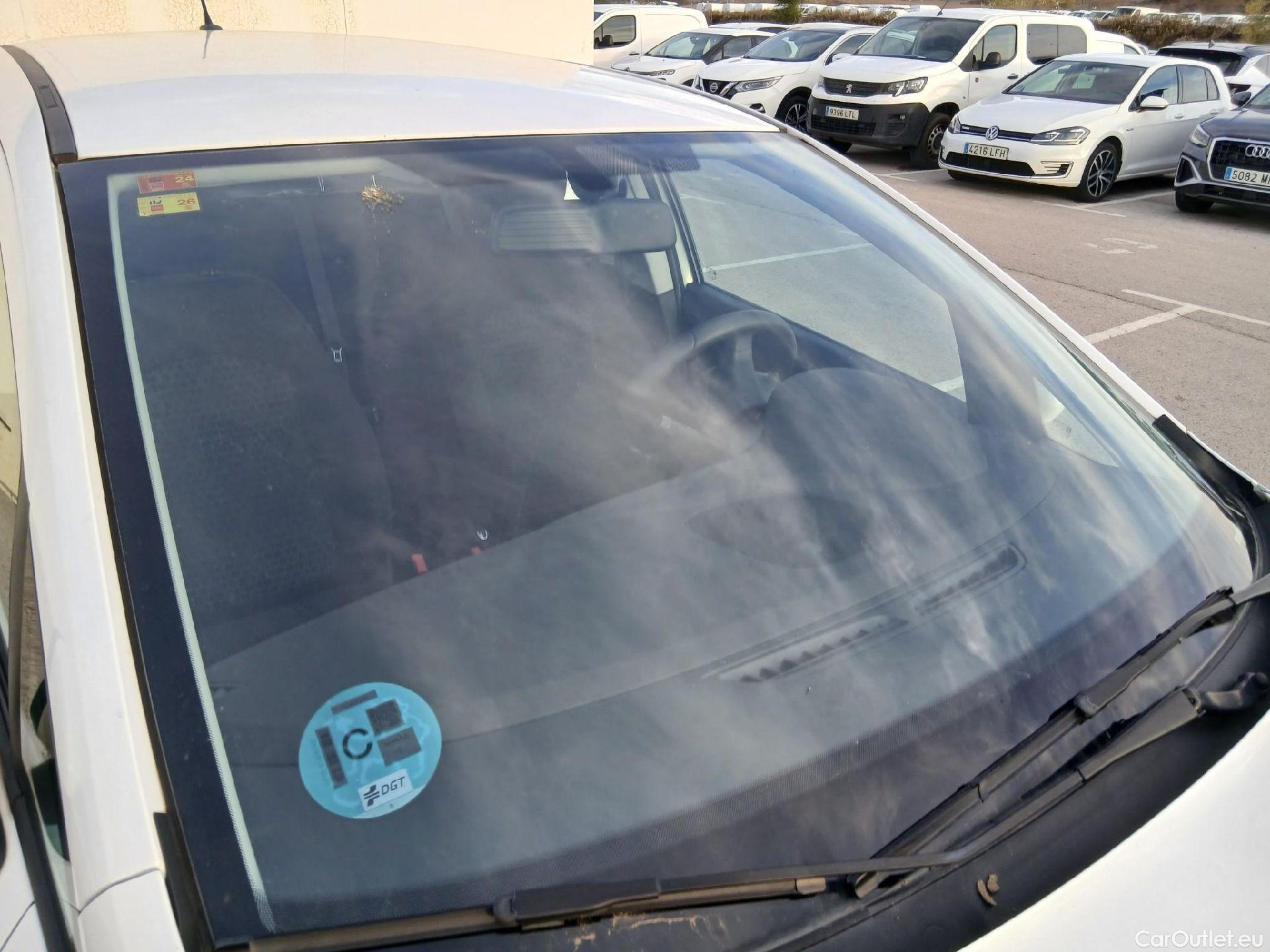  Opel  Corsa OPEL  / 2014 / 5P / berlina con portón 1.4 Expression 55kW (75CV) #4