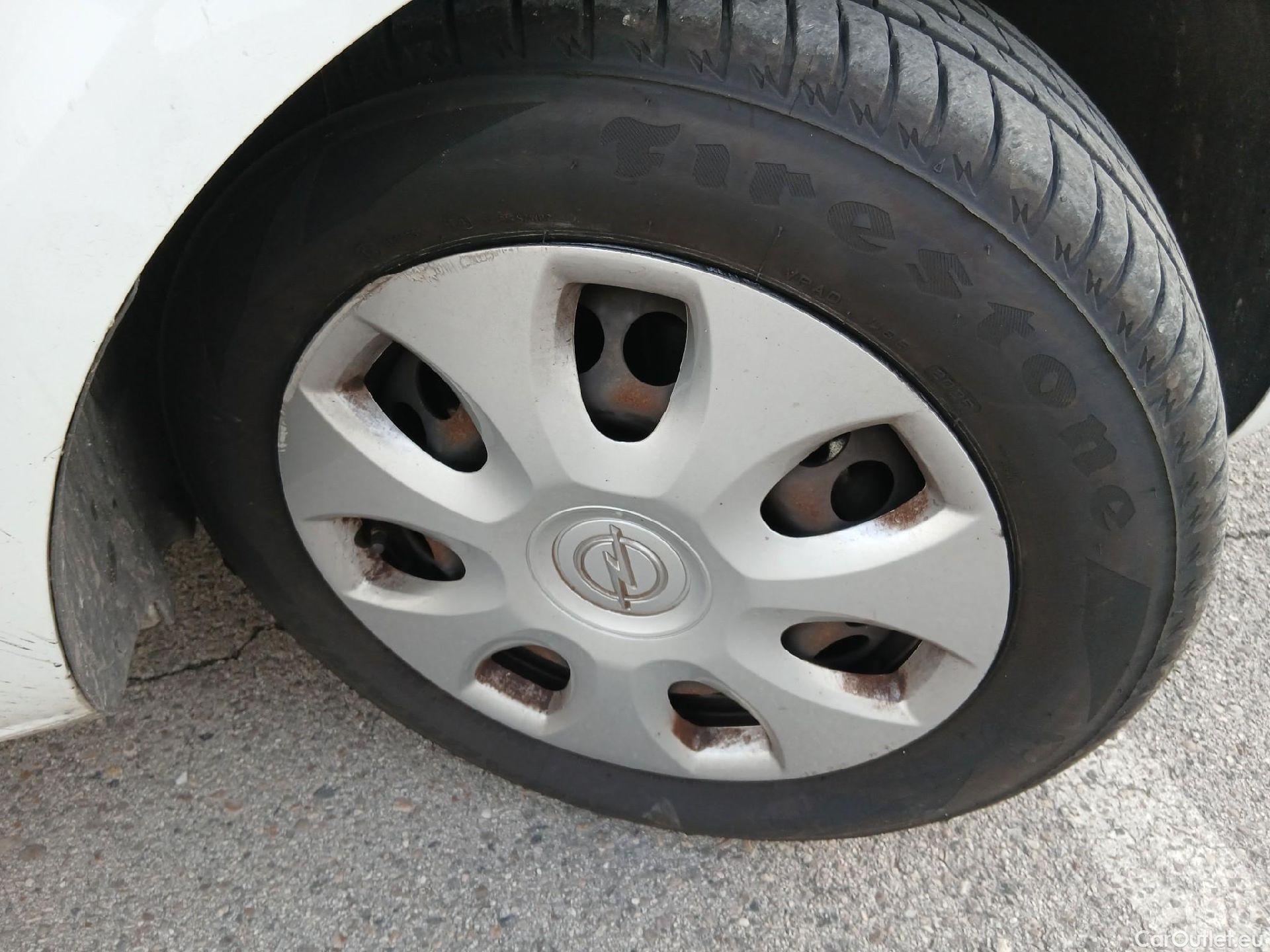  Opel  Corsa OPEL  / 2014 / 5P / berlina con portón 1.4 Expression 55kW (75CV) #39