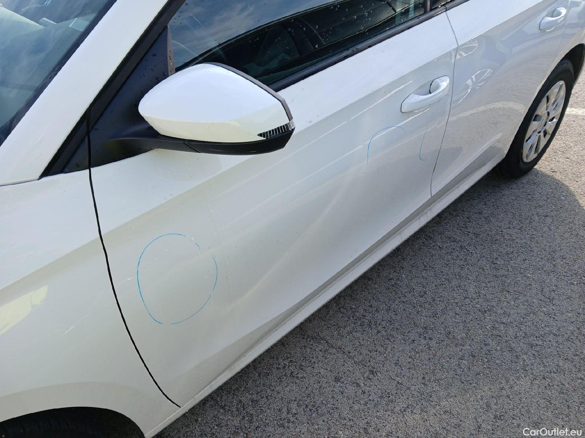  Skoda  Fabia SKODA  / 2021 / 5P / berlina con portón 1.0 MPI 59KW (80CV) Active #11