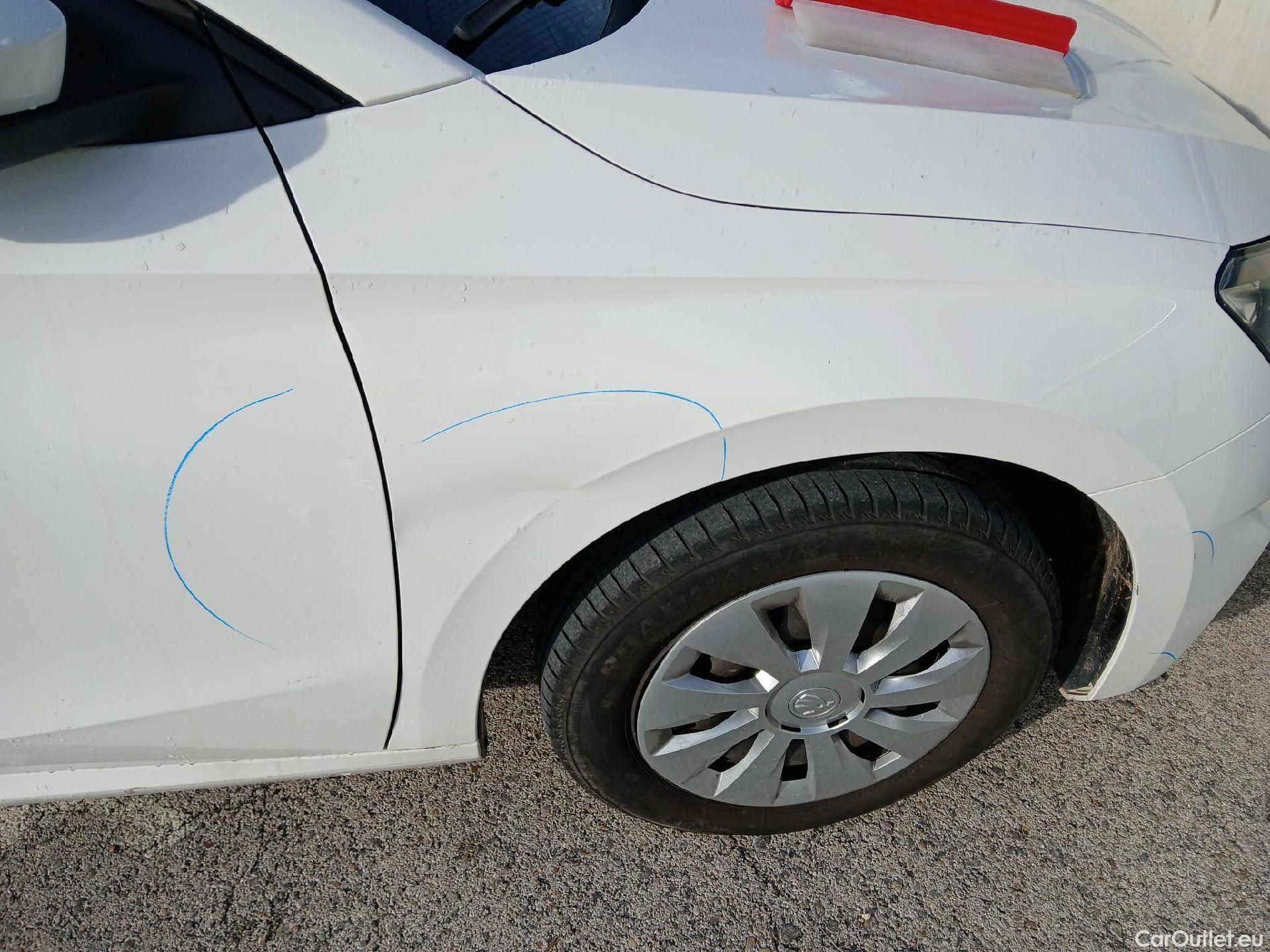  Skoda  Fabia SKODA  / 2021 / 5P / berlina con portón 1.0 MPI 59KW (80CV) Active #20